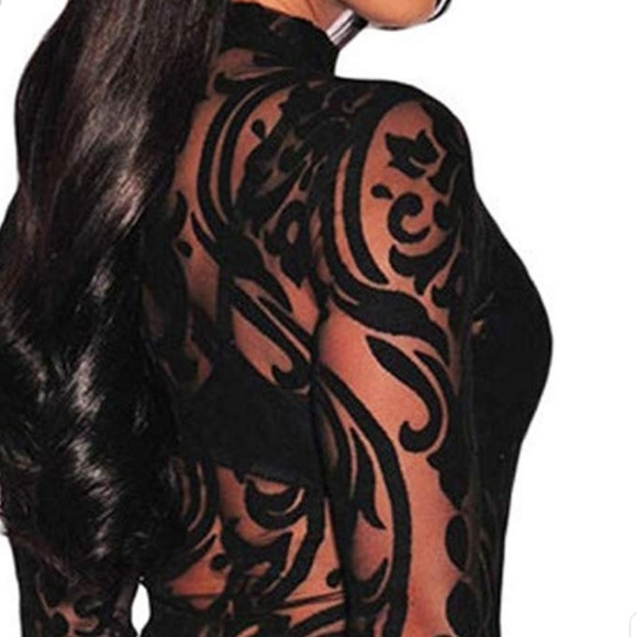 Black 🖤 Velvet Bodysuit - Picture 5 of 7